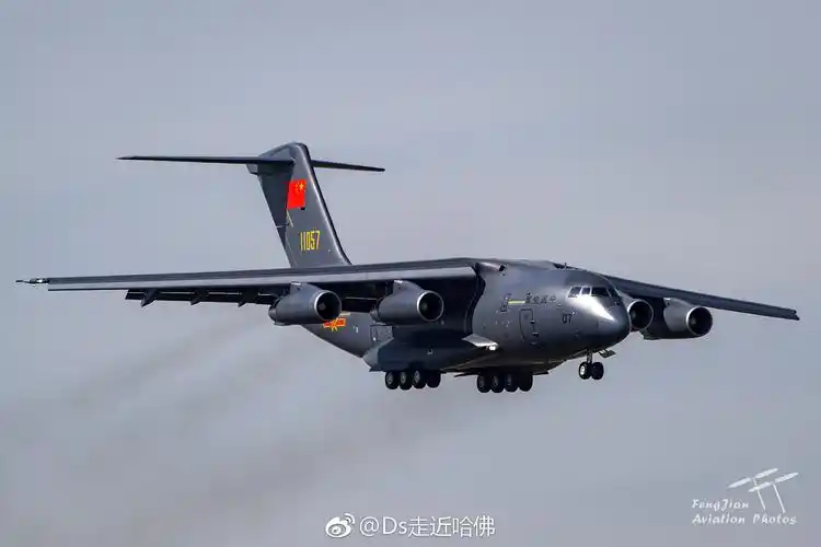 中国空军的网红机运20鲲鹏大型运输机