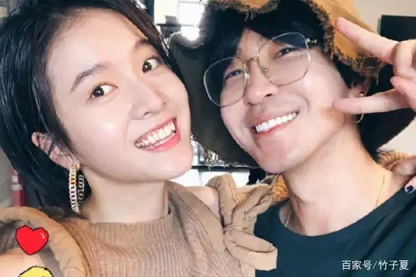 张雪迎晒与"男友人"合照,看清图中人是他后,萤火虫:放心了!