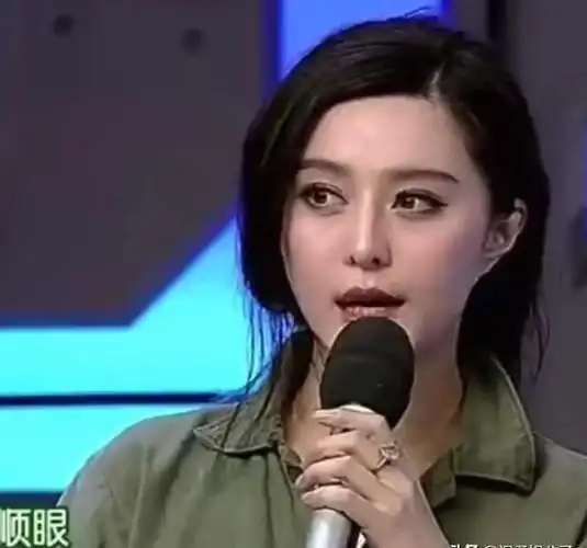 刘亦菲到底算不算中国第一美女看看她和范冰冰的合照你就有答案