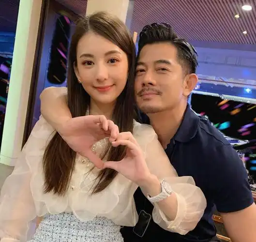 郭富城喜迎55岁生辰!晒一家四口合照,力证与妻子方媛感情不变