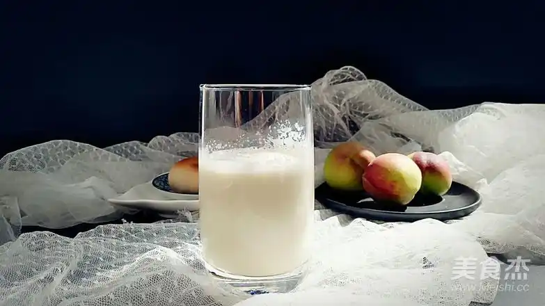 蜜桃牛奶饮