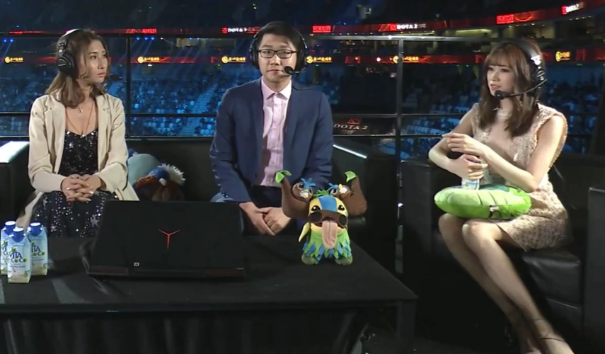 嘤嘤这个女解说好像没什么盘吧怎么被sdn和陈雅抓着怼呢