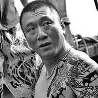 孙红雷拿刀霸气图片_微信头像图片大全