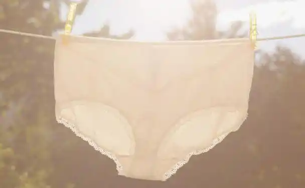 女人的内裤下面为什么总有黄色的脏东西?还能穿么?