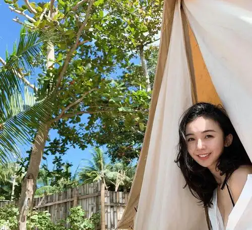 张曼源26岁生日,男友送上甜蜜祝福,网友:源哥就好这口