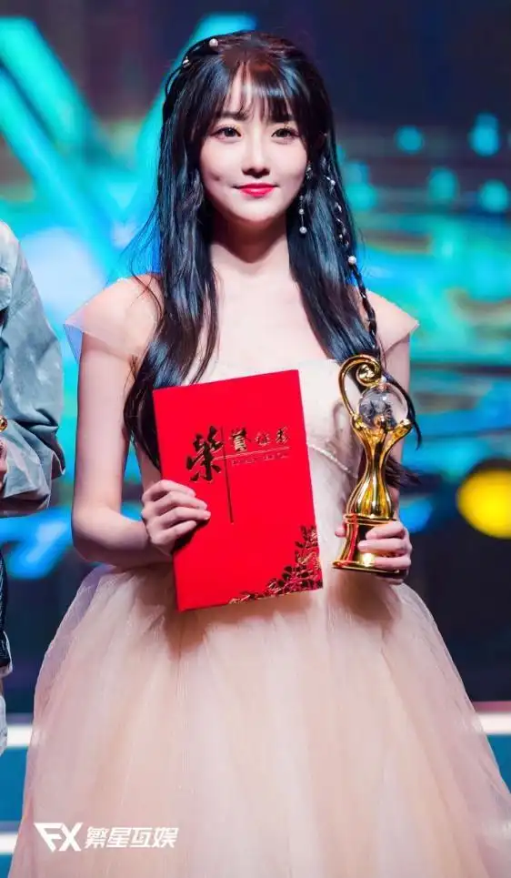 以新潮国风碰撞传统文化酷狗直播造星体系下的红格格养成记