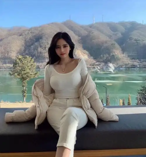 小巧紧致的颜值配上微胖多肉的身材美到让人忘不掉