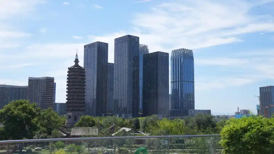 潮涌京津冀 逐梦新征程|跟着主播打卡运河商务区,看.