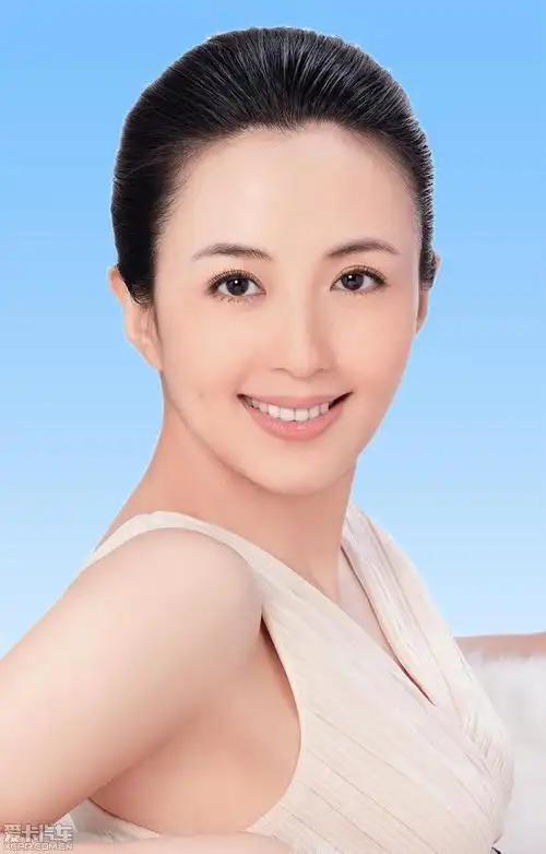 亚韩代言人 杨童舒