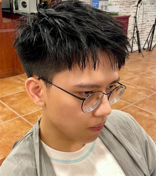 男生摩根碎盖头 个性韩式帅短发_男士短发 - 美发站