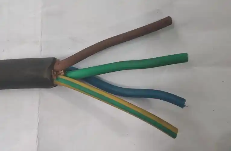 4芯电缆线4芯电缆线,线色为红,绿,蓝,双色,当供电电源为三相火线一根