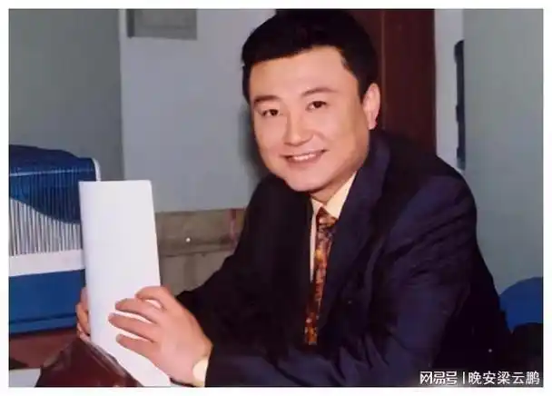 央视主播王宁,幸福生活也有泪,把老婆当女儿宠,对女儿心中有愧|刘纯燕