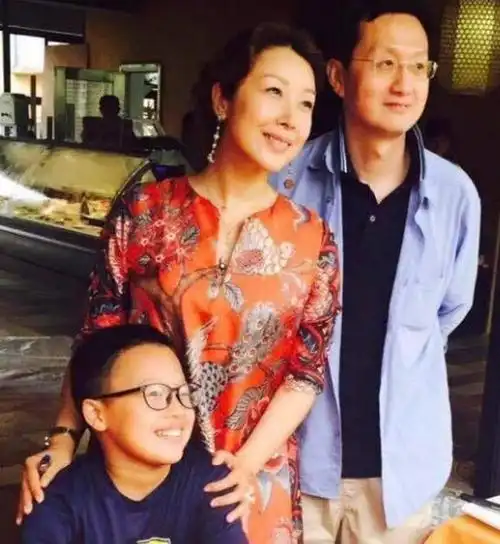 孙悦我没包养过黄晓明也不克夫丈夫是大我9岁的富豪