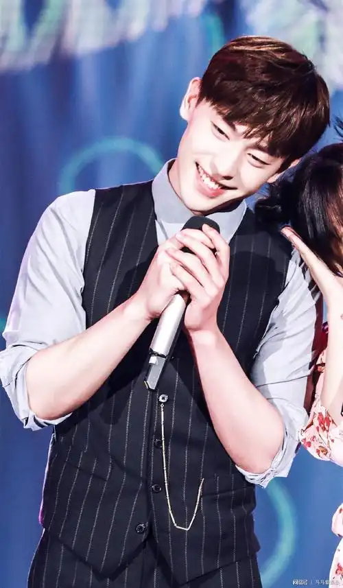 邓伦《快乐大本营》未播片段repo,处处透露着温柔善良和羞涩淘气