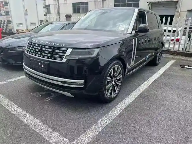 23款路虎揽胜行政柴油创世加长版港口特有车型190余万