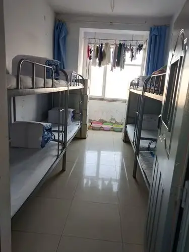 河北蒙中高二宿舍楼