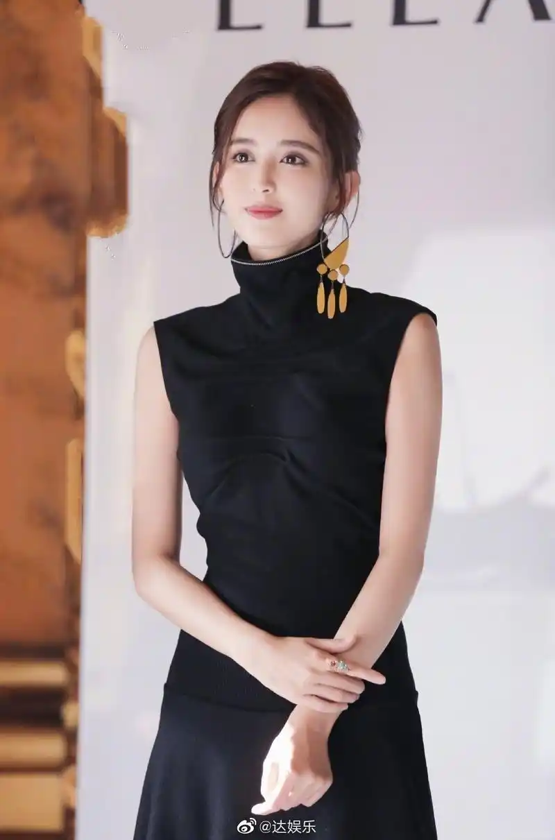 古力娜扎最新美照优雅动人十分可爱