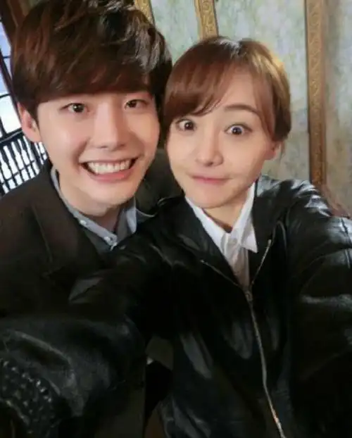 李钟硕公布过的女友(李钟硕真实女友是谁)-天晟网