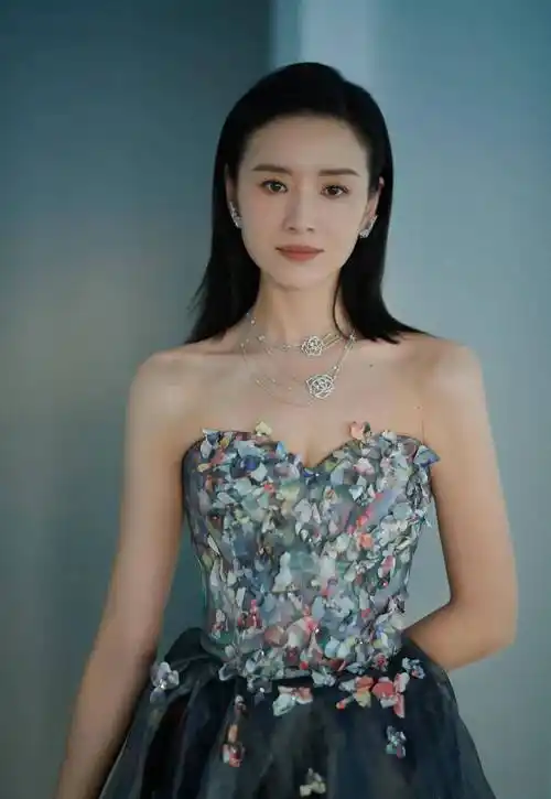 董洁曾与助理日久生情?还好有卓伟,不然潘粤明可能永远没法翻身