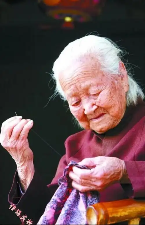 母亲 慈祥的母亲