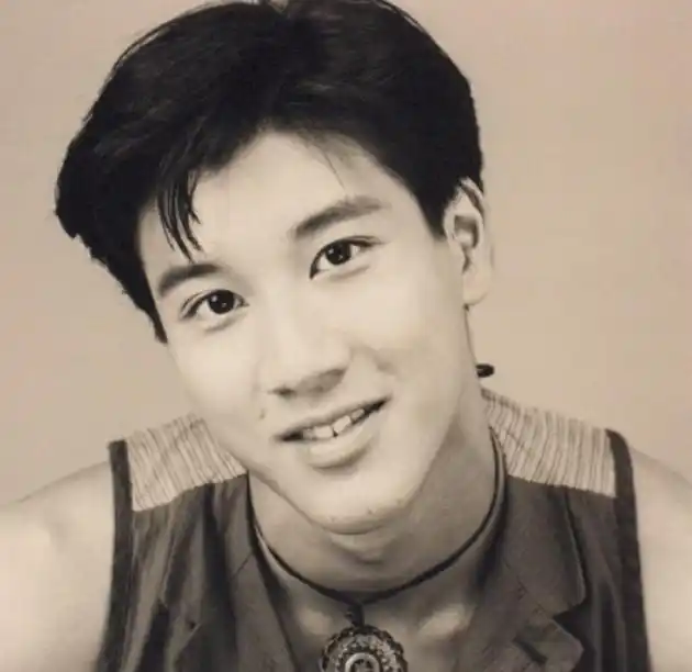 王力宏22年前拍纯净水广告,有谁注意到女配角?如今已大红大紫!