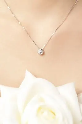 单颗美钻吊坠 让你高贵美丽-钻石课堂-钻石小鸟官网