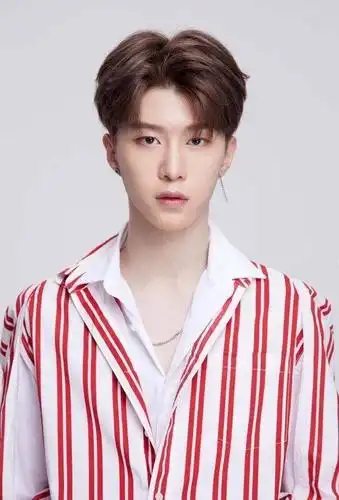 范丞丞出道后被姐姐姐夫"抛弃",李晨范冰冰秀起了自己的恩爱