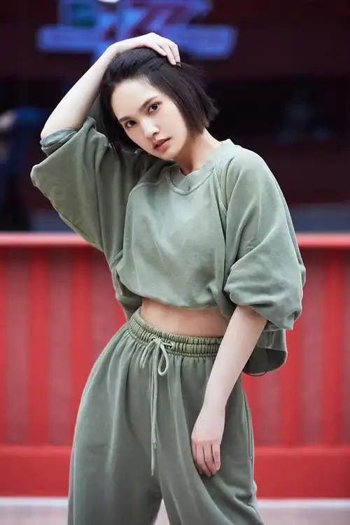 杨丞琳:《乘风破浪的姐姐2》让我更懂什么是团魂