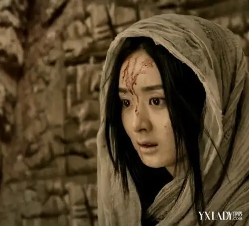 花千骨流落蛮荒后惨状 5张虐心图片看被流放蛮荒的小骨