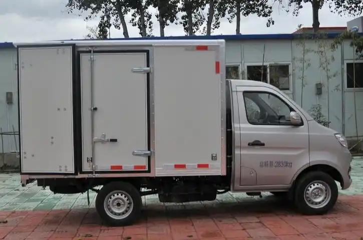 长安汽车跨越王x1厢式封闭微型小货车性能配置图片介绍