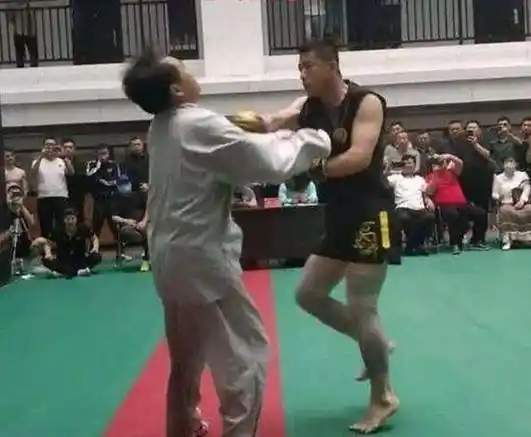 天天鼓吹四两拨千斤传武大师为啥总是被壮汉ko在擂台上