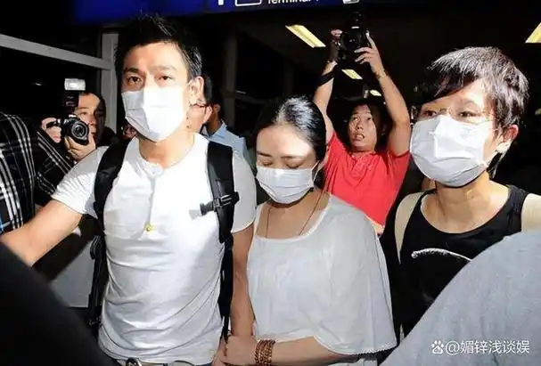 钟汉良隐瞒的妻子谢易烨,是知名设计师,不老男神背后的贤内助