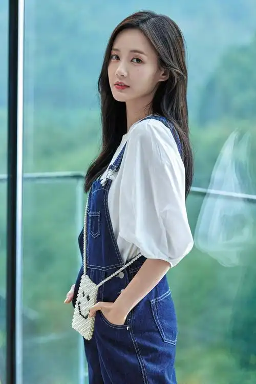 李一桐美图 李一桐大图 李一桐 综艺 杂志 写真 生活照 剧照 高清 桐