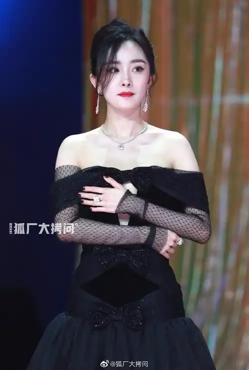 杨幂极光盛典绝了