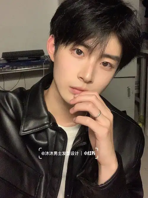 少年感微分碎盖一眼就爱的发型