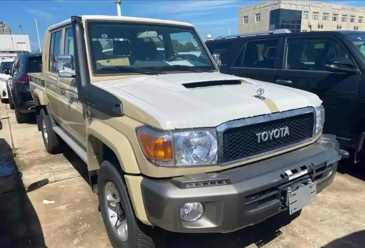 内饰丰田硬汉越野酷路泽fj 帅出不一样高度除了传统汽油动力的车