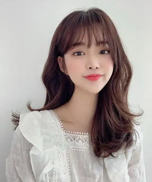 "甜美女生的卷发"_影视聚合站