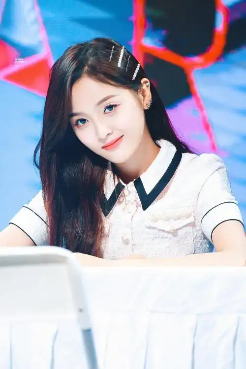 2019622火箭少女101一周年见面会吴宣仪