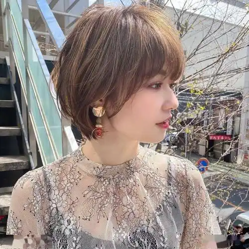 流行"四好"层次短发,立体蓬松很精致,适合大多数女性_造型_效果_发型