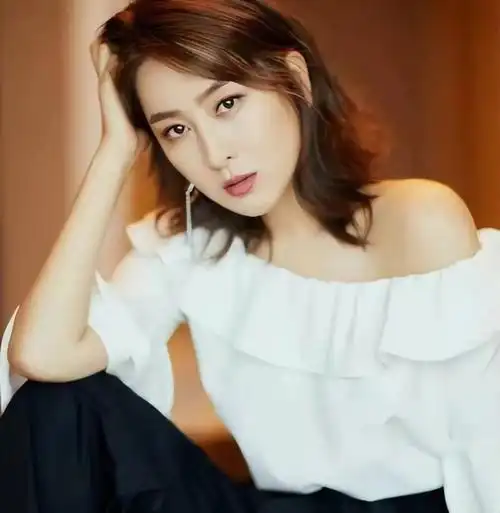 马苏深陷绯闻漩涡私情背叛闺蜜惊曝娱乐圈鸨母真面目