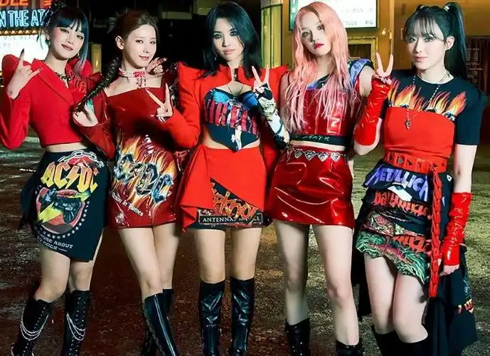 gidle通常指的是韩国女子演唱组合(g)i-dle,该组合固定成员有五位