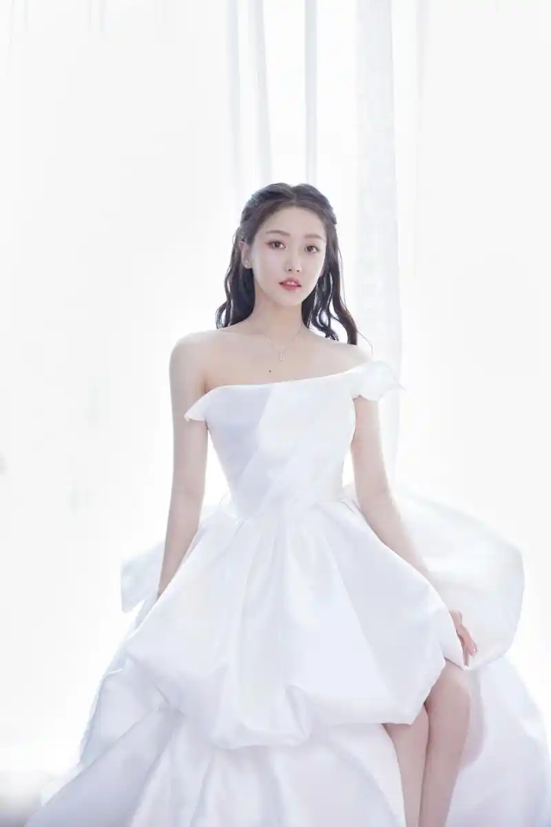 "美少女"姜贞羽清新写真图集