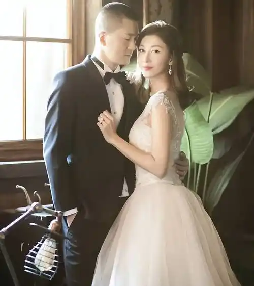 艺人李彩桦晒泰国居家照,被指太奢侈,幸福的生活!