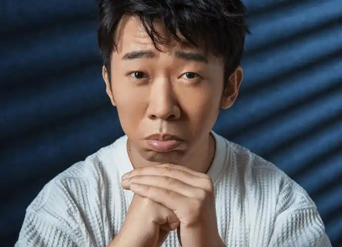 杨迪被说上热搜,拍视频为"三缺一"出来道歉,粉丝一脸懵_张艺兴_网络