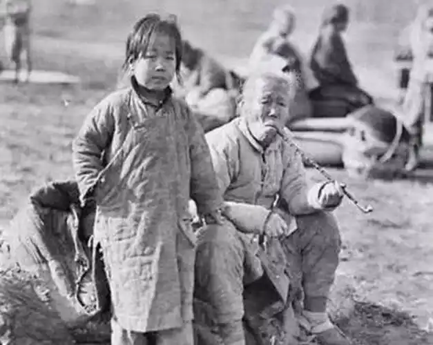 精神受折磨吃穿成问题旧社会真有那么黑暗地主真有那么坏