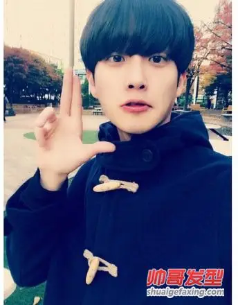 可爱韩系男生发型必备 齐刘海西瓜头 直发齐刘海图片