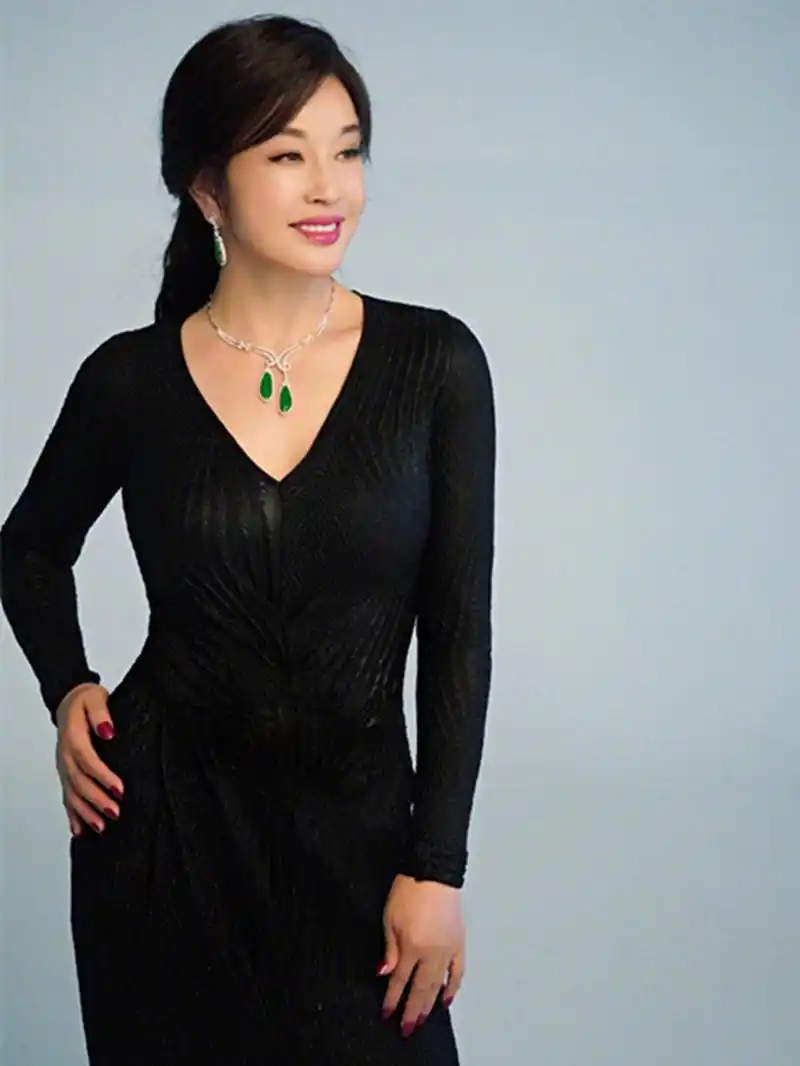 照片中的刘晓庆,大