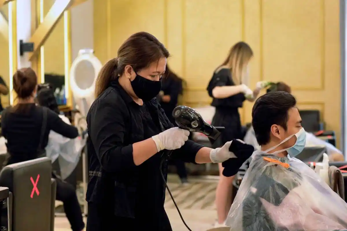 马来西亚:理发店复工