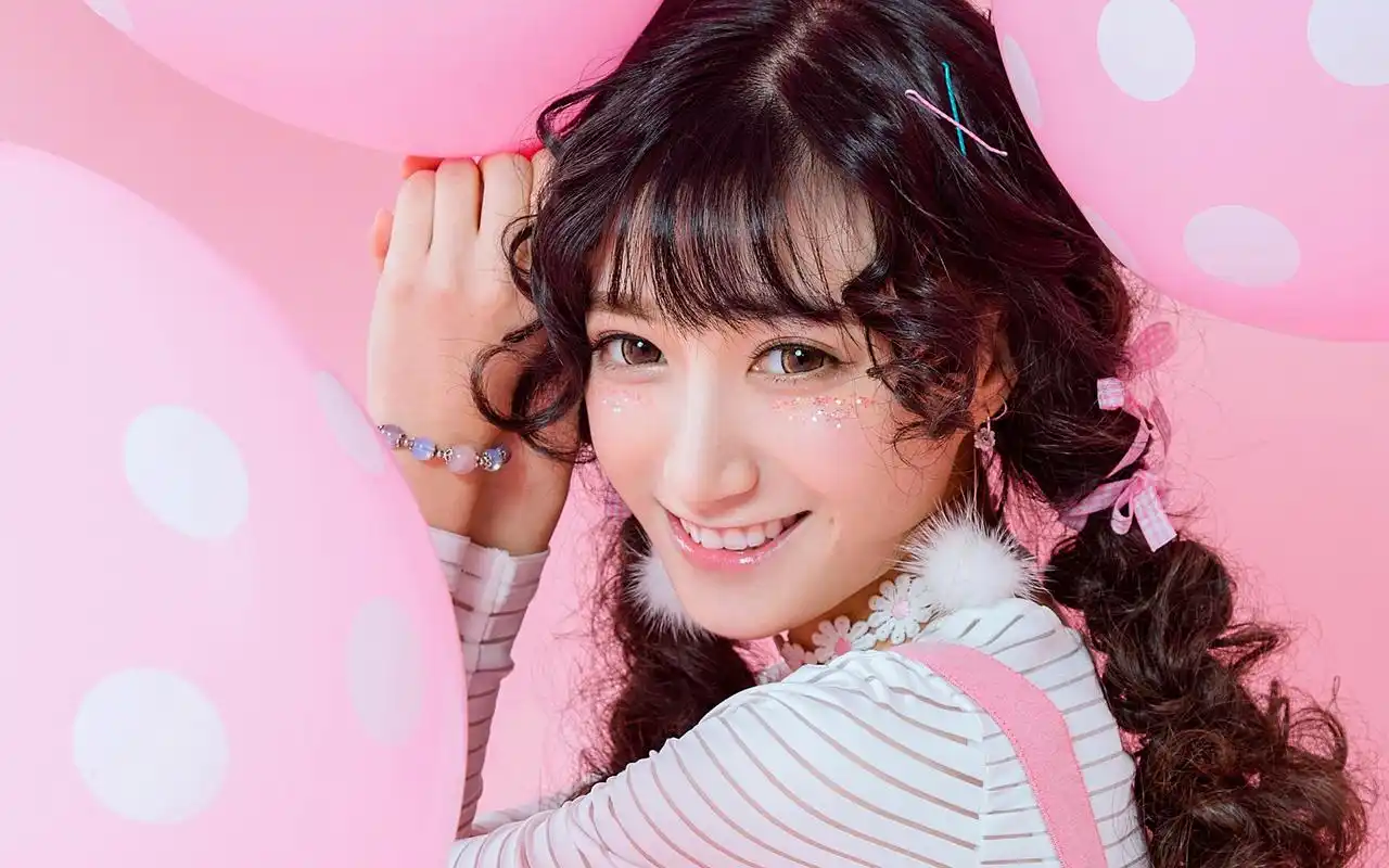 粉红可爱美少女清纯唯美高清桌面壁纸高清大图预览1920x1200_美女壁纸