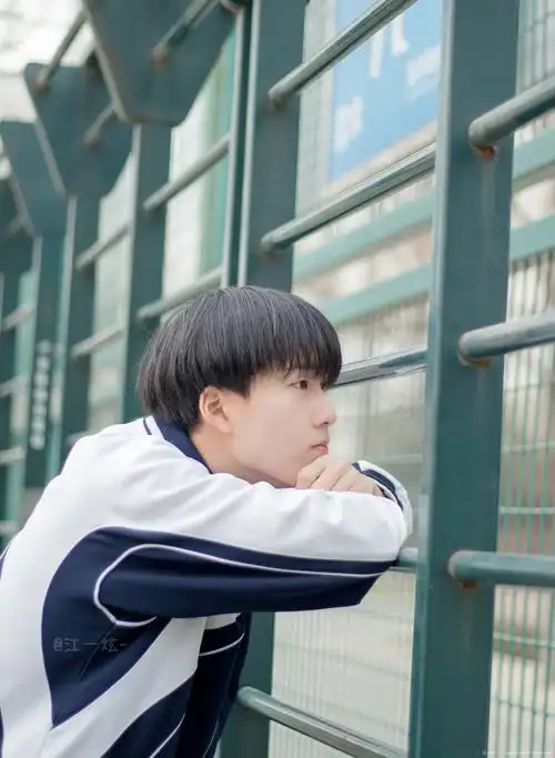 摄影创作 | 校园写真 | 《-江一炫